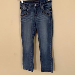 Rock &Republic distressed Capri jean